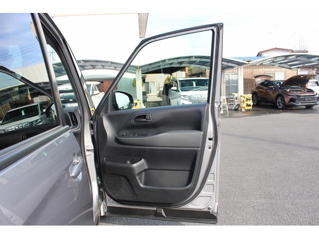 ノア Ｘ　禁煙車　純正８インチディスプレイオーディオ　バックカメラ　電動スライドドア　トヨタセーフティセンス　レーダークルーズコントロール　ＬＥＤヘッドライト　オートライト　Ｂｌｕｅｔｏｏｔｈ接続　ＵＳＢ接続（29枚目）