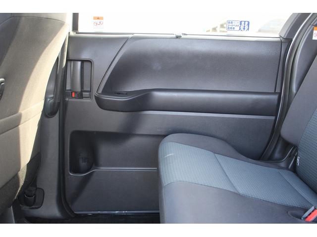 ノア Ｘ　禁煙車　純正８インチディスプレイオーディオ　バックカメラ　電動スライドドア　トヨタセーフティセンス　レーダークルーズコントロール　ＬＥＤヘッドライト　オートライト　Ｂｌｕｅｔｏｏｔｈ接続　ＵＳＢ接続（35枚目）