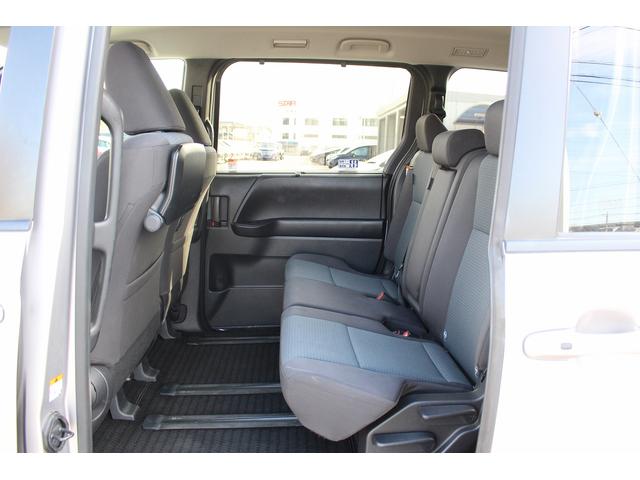 ノア Ｘ　禁煙車　純正８インチディスプレイオーディオ　バックカメラ　電動スライドドア　トヨタセーフティセンス　レーダークルーズコントロール　ＬＥＤヘッドライト　オートライト　Ｂｌｕｅｔｏｏｔｈ接続　ＵＳＢ接続（43枚目）