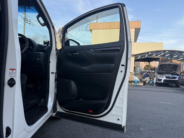 アルファード ２．５Ｓ　Ａパッケージ　禁煙車　サンルーフ　純正１０インチ後席モニター　モデリスタエアロ　純正１０インチナビ　両側電動スライドドア　フルセグ　バックカメラ　クルーズコントロール　Ｂｌｕｅｔｏｏｔｈ接続　ビルトインＥＴＣ（34枚目）