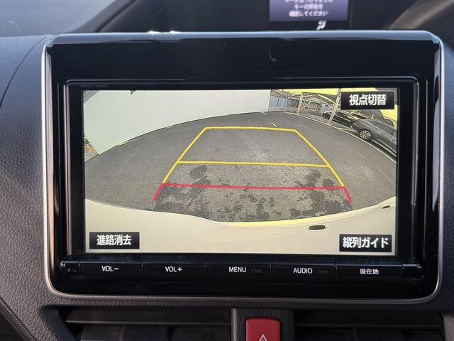 ノア ハイブリッドＳｉ　ダブルバイビー　禁煙車　純正９インチナビ　衝突軽減ブレーキ　両側電動スライドドア　フルセグ　バックカメラ　クルーズコントロール　ハーフレザー　シートヒーター　レーンキープ　ビューモニター．０　オートハイビーム（4枚目）