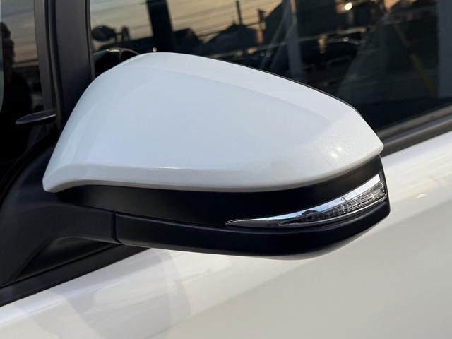 ノア ハイブリッドＳｉ　ダブルバイビー　禁煙車　純正９インチナビ　衝突軽減ブレーキ　両側電動スライドドア　フルセグ　バックカメラ　クルーズコントロール　ハーフレザー　シートヒーター　レーンキープ　ビューモニター．０　オートハイビーム（30枚目）