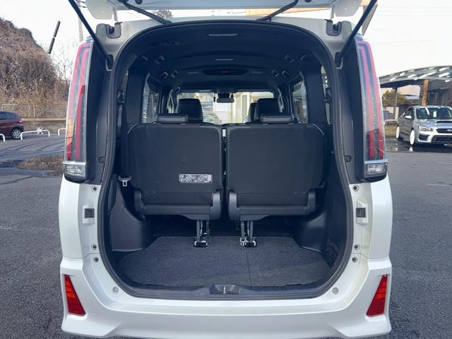 ノア ハイブリッドＳｉ　ダブルバイビー　禁煙車　純正９インチナビ　衝突軽減ブレーキ　両側電動スライドドア　フルセグ　バックカメラ　クルーズコントロール　ハーフレザー　シートヒーター　レーンキープ　ビューモニター．０　オートハイビーム（36枚目）