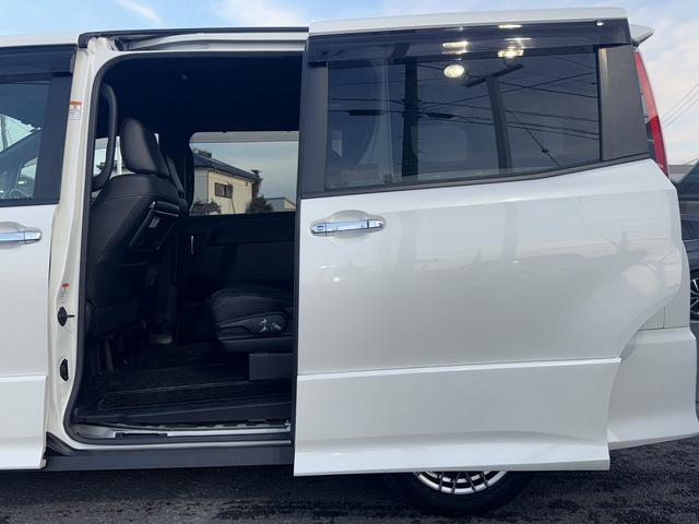 ノア ハイブリッドＳｉ　ダブルバイビー　禁煙車　純正９インチナビ　衝突軽減ブレーキ　両側電動スライドドア　フルセグ　バックカメラ　クルーズコントロール　ハーフレザー　シートヒーター　レーンキープ　ビューモニター．０　オートハイビーム（37枚目）