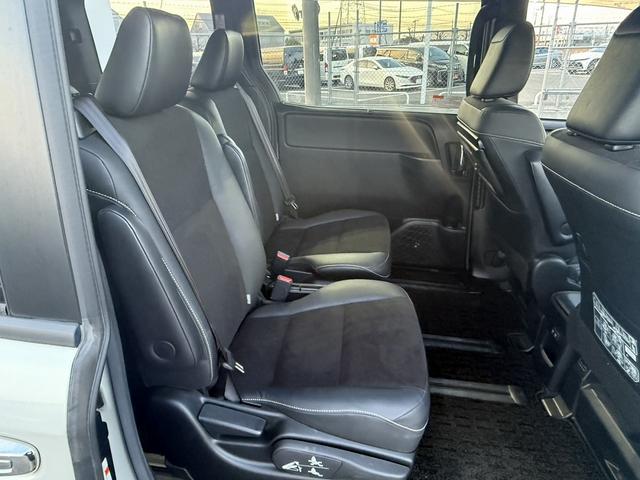 ノア ハイブリッドＳｉ　ダブルバイビー　禁煙車　純正９インチナビ　衝突軽減ブレーキ　両側電動スライドドア　フルセグ　バックカメラ　クルーズコントロール　ハーフレザー　シートヒーター　レーンキープ　ビューモニター．０　オートハイビーム（42枚目）