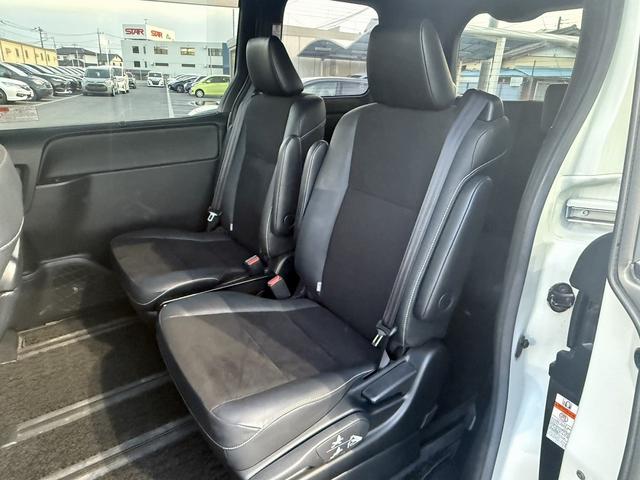 ノア ハイブリッドＳｉ　ダブルバイビー　禁煙車　純正９インチナビ　衝突軽減ブレーキ　両側電動スライドドア　フルセグ　バックカメラ　クルーズコントロール　ハーフレザー　シートヒーター　レーンキープ　ビューモニター．０　オートハイビーム（47枚目）