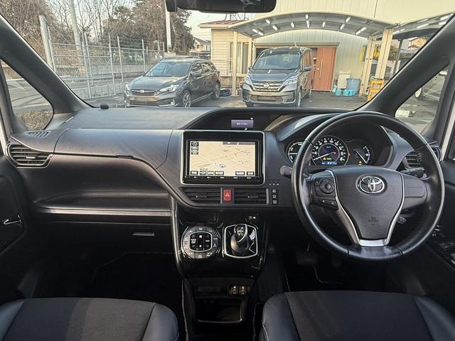 ノア ハイブリッドＳｉ　ダブルバイビー　禁煙車　純正９インチナビ　衝突軽減ブレーキ　両側電動スライドドア　フルセグ　バックカメラ　クルーズコントロール　ハーフレザー　シートヒーター　レーンキープ　ビューモニター．０　オートハイビーム（50枚目）