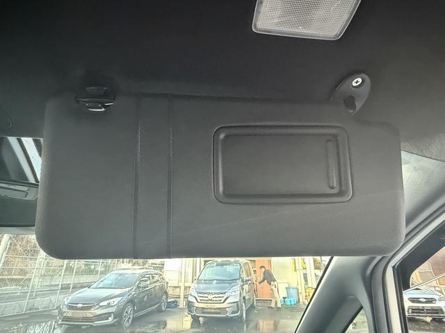 ノア ハイブリッドＳｉ　ダブルバイビー　禁煙車　純正９インチナビ　衝突軽減ブレーキ　両側電動スライドドア　フルセグ　バックカメラ　クルーズコントロール　ハーフレザー　シートヒーター　レーンキープ　ビューモニター．０　オートハイビーム（71枚目）