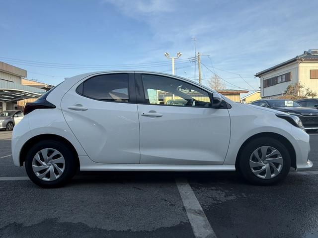 ヤリス Ｘ　禁煙車　純正ナビ　バックカメラ　衝突軽減ブレーキ　レーンアシスト　ビルトインＥＴＣ　クリアランスソナー　パーキングサポート　Ｂｌｕｅｔｏｏｔｈ接続　オートハイビーム　ＵＳＢ接続　スマートキー（10枚目）