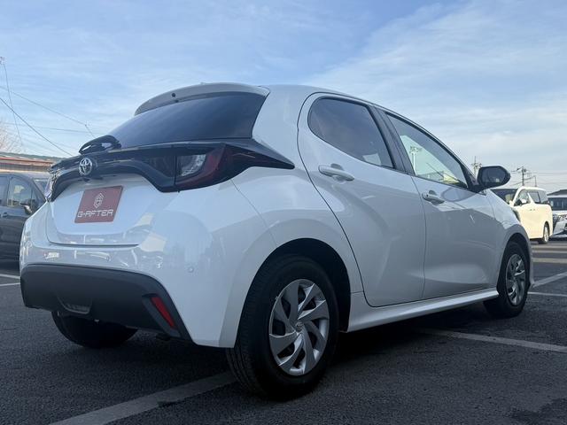 ヤリス Ｘ　禁煙車　純正ナビ　バックカメラ　衝突軽減ブレーキ　レーンアシスト　ビルトインＥＴＣ　クリアランスソナー　パーキングサポート　Ｂｌｕｅｔｏｏｔｈ接続　オートハイビーム　ＵＳＢ接続　スマートキー（11枚目）