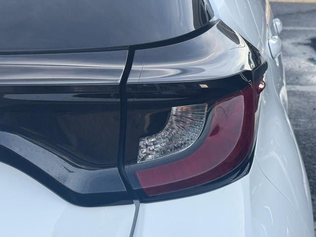 ヤリス Ｘ　禁煙車　純正ナビ　バックカメラ　衝突軽減ブレーキ　レーンアシスト　ビルトインＥＴＣ　クリアランスソナー　パーキングサポート　Ｂｌｕｅｔｏｏｔｈ接続　オートハイビーム　ＵＳＢ接続　スマートキー（20枚目）