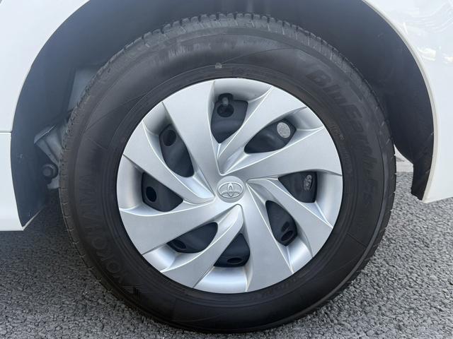 ヤリス Ｘ　禁煙車　純正ナビ　バックカメラ　衝突軽減ブレーキ　レーンアシスト　ビルトインＥＴＣ　クリアランスソナー　パーキングサポート　Ｂｌｕｅｔｏｏｔｈ接続　オートハイビーム　ＵＳＢ接続　スマートキー（24枚目）