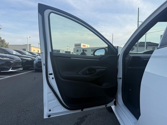 ヤリス Ｘ　禁煙車　純正ナビ　バックカメラ　衝突軽減ブレーキ　レーンアシスト　ビルトインＥＴＣ　クリアランスソナー　パーキングサポート　Ｂｌｕｅｔｏｏｔｈ接続　オートハイビーム　ＵＳＢ接続　スマートキー（35枚目）