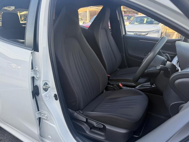 ヤリス Ｘ　禁煙車　純正ナビ　バックカメラ　衝突軽減ブレーキ　レーンアシスト　ビルトインＥＴＣ　クリアランスソナー　パーキングサポート　Ｂｌｕｅｔｏｏｔｈ接続　オートハイビーム　ＵＳＢ接続　スマートキー（37枚目）