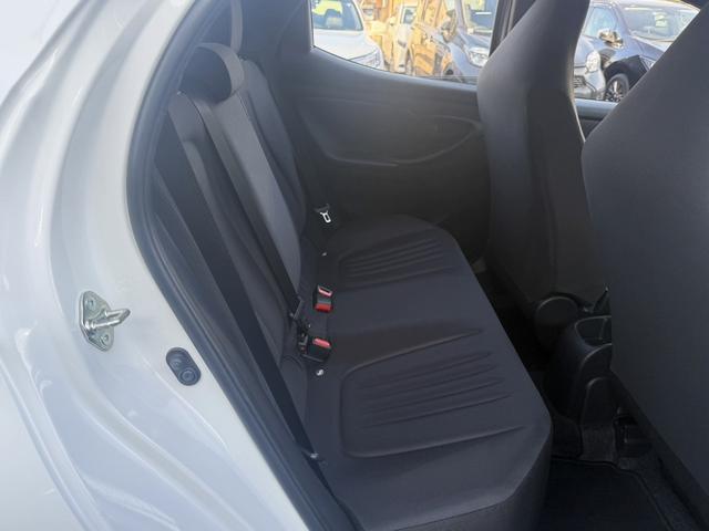 ヤリス Ｘ　禁煙車　純正ナビ　バックカメラ　衝突軽減ブレーキ　レーンアシスト　ビルトインＥＴＣ　クリアランスソナー　パーキングサポート　Ｂｌｕｅｔｏｏｔｈ接続　オートハイビーム　ＵＳＢ接続　スマートキー（38枚目）