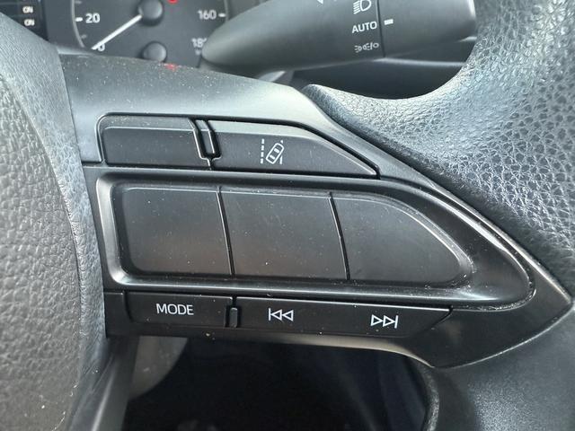 ヤリス Ｘ　禁煙車　純正ナビ　バックカメラ　衝突軽減ブレーキ　レーンアシスト　ビルトインＥＴＣ　クリアランスソナー　パーキングサポート　Ｂｌｕｅｔｏｏｔｈ接続　オートハイビーム　ＵＳＢ接続　スマートキー（47枚目）