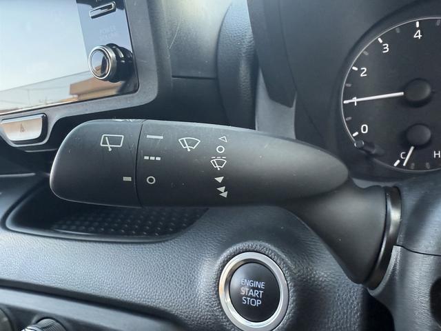 ヤリス Ｘ　禁煙車　純正ナビ　バックカメラ　衝突軽減ブレーキ　レーンアシスト　ビルトインＥＴＣ　クリアランスソナー　パーキングサポート　Ｂｌｕｅｔｏｏｔｈ接続　オートハイビーム　ＵＳＢ接続　スマートキー（50枚目）