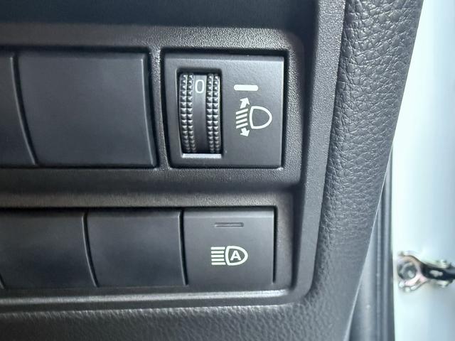 ヤリス Ｘ　禁煙車　純正ナビ　バックカメラ　衝突軽減ブレーキ　レーンアシスト　ビルトインＥＴＣ　クリアランスソナー　パーキングサポート　Ｂｌｕｅｔｏｏｔｈ接続　オートハイビーム　ＵＳＢ接続　スマートキー（52枚目）