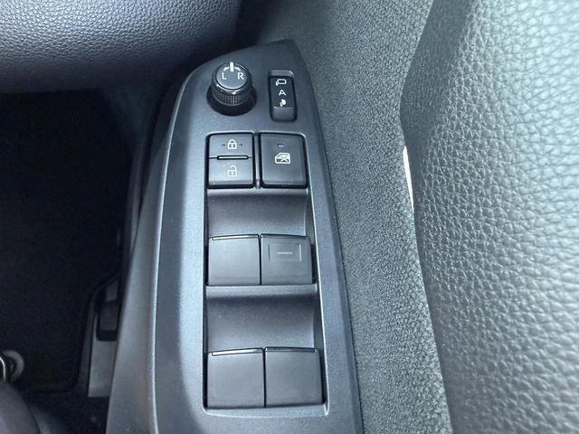 ヤリス Ｘ　禁煙車　純正ナビ　バックカメラ　衝突軽減ブレーキ　レーンアシスト　ビルトインＥＴＣ　クリアランスソナー　パーキングサポート　Ｂｌｕｅｔｏｏｔｈ接続　オートハイビーム　ＵＳＢ接続　スマートキー（53枚目）