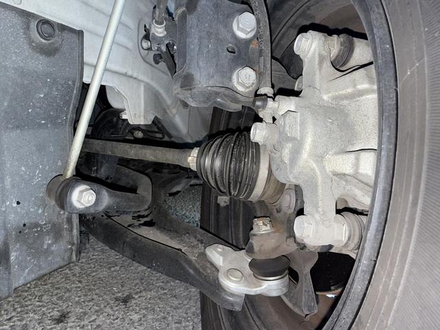 ヤリス Ｘ　禁煙車　純正ナビ　バックカメラ　衝突軽減ブレーキ　レーンアシスト　ビルトインＥＴＣ　クリアランスソナー　パーキングサポート　Ｂｌｕｅｔｏｏｔｈ接続　オートハイビーム　ＵＳＢ接続　スマートキー（68枚目）