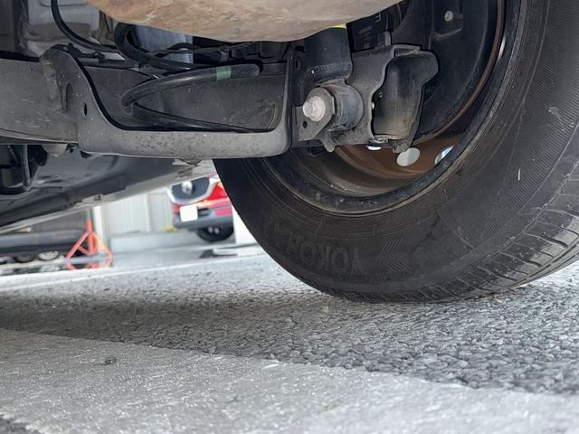 ヤリス Ｘ　禁煙車　純正ナビ　バックカメラ　衝突軽減ブレーキ　レーンアシスト　ビルトインＥＴＣ　クリアランスソナー　パーキングサポート　Ｂｌｕｅｔｏｏｔｈ接続　オートハイビーム　ＵＳＢ接続　スマートキー（70枚目）