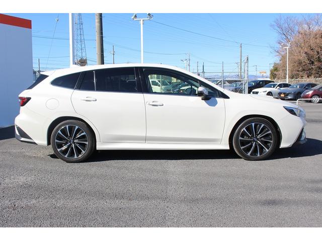 レヴォーグ ＳＴＩスポーツ　ＥＸ　禁煙車　本革シート　アイサイトＸ　純正１１．６インチナビ　フルセグ　フロントサイドバックカメラ　レーダークルーズコントロール　衝突軽減　クリアランスソナー　電動リアゲート　シートヒーター　パワーシート（10枚目）