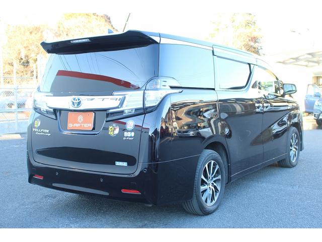 ヴェルファイアハイブリッド エグゼクティブラウンジ　禁煙車　ツインムーンルーフ　ＪＢＬプレミアムサウンド　パノラミックビューモニター　純正９インチナビ　黒革シート　レーダークルーズ　ビルトインＥＴＣ２．０　インテリジェントクリアランスソナー（11枚目）