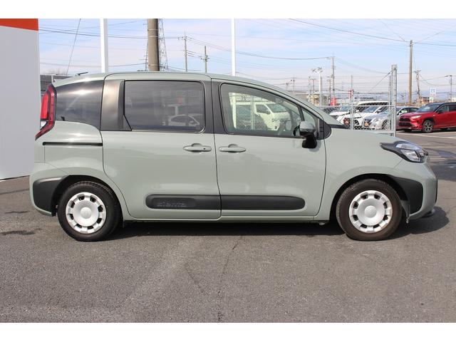 シエンタ ハイブリッドＧ　両側電動スライドドア　禁煙車　純正８インチディスプレイオーディオ　バックカメラ　レーダークルーズコントロール　ＡＣ１００Ｖ電源　ブラインドスポットモニター　ＬＥＤヘッドライト　オートハイビーム　ＥＴＣ（9枚目）