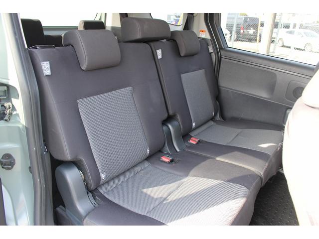 シエンタ ハイブリッドＧ　両側電動スライドドア　禁煙車　純正８インチディスプレイオーディオ　バックカメラ　レーダークルーズコントロール　ＡＣ１００Ｖ電源　ブラインドスポットモニター　ＬＥＤヘッドライト　オートハイビーム　ＥＴＣ（16枚目）