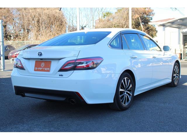 クラウンハイブリッド Ｇ　禁煙車　純正８インチナビ　ビルトインＥＴＣ２．０　バックカメラ　ブラインドスポットモニター　レーダークルーズ　マイコンプリセットドライビングポジションシステム　シートヒーター　クリアランスソナー（11枚目）