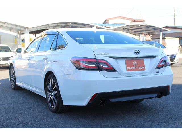 クラウンハイブリッド Ｇ　禁煙車　純正８インチナビ　ビルトインＥＴＣ２．０　バックカメラ　ブラインドスポットモニター　レーダークルーズ　マイコンプリセットドライビングポジションシステム　シートヒーター　クリアランスソナー（13枚目）