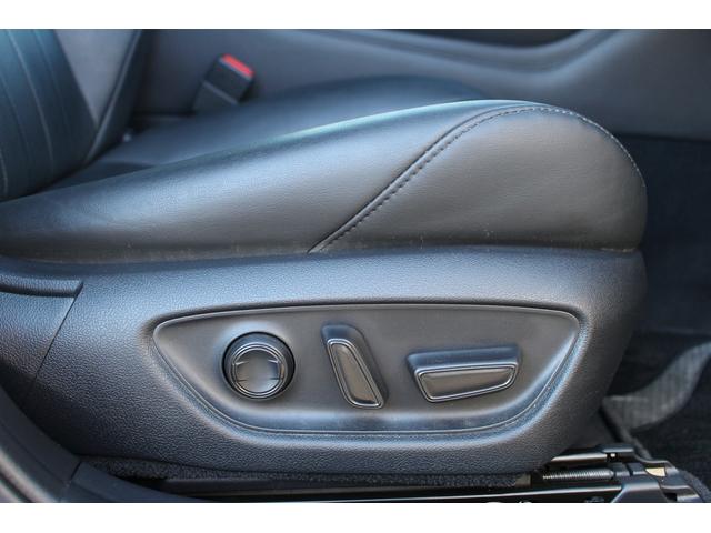 クラウンハイブリッド Ｇ－エグゼクティブ　禁煙車　純正１２．３インチナビ　ビルトインＥＴＣ２．０　ブラック革シート　シートヒーター　シートベンチレーション　ブラインドスポットモニター　デジタルインナーミラー　レーダークルーズ　オートホールド（7枚目）