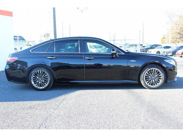 クラウンハイブリッド Ｇ－エグゼクティブ　禁煙車　純正１２．３インチナビ　ビルトインＥＴＣ２．０　ブラック革シート　シートヒーター　シートベンチレーション　ブラインドスポットモニター　デジタルインナーミラー　レーダークルーズ　オートホールド（10枚目）