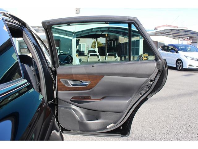 クラウンハイブリッド Ｇ－エグゼクティブ　禁煙車　純正１２．３インチナビ　ビルトインＥＴＣ２．０　ブラック革シート　シートヒーター　シートベンチレーション　ブラインドスポットモニター　デジタルインナーミラー　レーダークルーズ　オートホールド（32枚目）