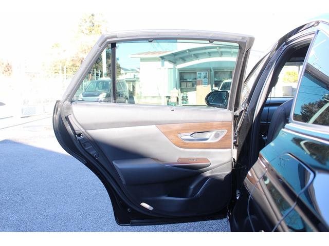 クラウンハイブリッド Ｇ－エグゼクティブ　禁煙車　純正１２．３インチナビ　ビルトインＥＴＣ２．０　ブラック革シート　シートヒーター　シートベンチレーション　ブラインドスポットモニター　デジタルインナーミラー　レーダークルーズ　オートホールド（35枚目）