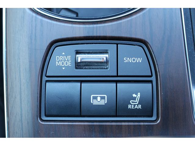 クラウンハイブリッド Ｇ－エグゼクティブ　禁煙車　純正１２．３インチナビ　ビルトインＥＴＣ２．０　ブラック革シート　シートヒーター　シートベンチレーション　ブラインドスポットモニター　デジタルインナーミラー　レーダークルーズ　オートホールド（63枚目）