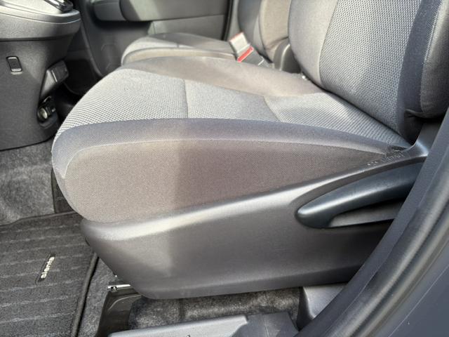 シエンタ ハイブリッドＧ　両側電動スライドドア　禁煙車　純正８インチディスプレイオーディオ　バックカメラ　レーダークルーズコントロール　ブラインドスポットモニター　ＬＥＤヘッドライト　オートハイビーム　Ｂｌｕｅｔｏｏｔｈ接続（37枚目）