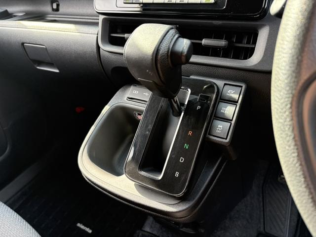 シエンタ ハイブリッドＧ　両側電動スライドドア　禁煙車　純正８インチディスプレイオーディオ　バックカメラ　レーダークルーズコントロール　ブラインドスポットモニター　ＬＥＤヘッドライト　オートハイビーム　Ｂｌｕｅｔｏｏｔｈ接続（56枚目）