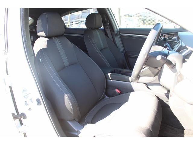 シビック ハッチバック　ホンダセンシング　６ＭＴ　社外ナビ　フルセグ　衝突軽減ブレーキ　レーダークルーズコントロール　シートヒーター　ホンダセンシング　ＬＥＤヘッドライト　フォグライト　ＥＴＣ　純正アルミホイール　スマートキー　電動格納ミラー（15枚目）