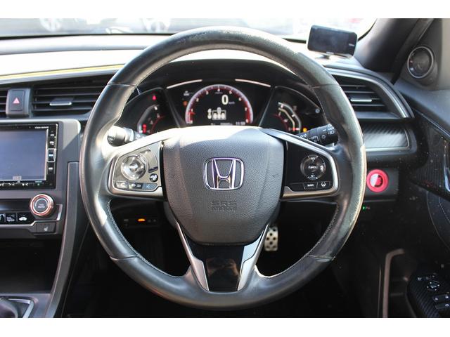 シビック ハッチバック　ホンダセンシング　６ＭＴ　社外ナビ　フルセグ　衝突軽減ブレーキ　レーダークルーズコントロール　シートヒーター　ホンダセンシング　ＬＥＤヘッドライト　フォグライト　ＥＴＣ　純正アルミホイール　スマートキー　電動格納ミラー（18枚目）