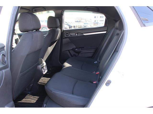 シビック ハッチバック　ホンダセンシング　６ＭＴ　社外ナビ　フルセグ　衝突軽減ブレーキ　レーダークルーズコントロール　シートヒーター　ホンダセンシング　ＬＥＤヘッドライト　フォグライト　ＥＴＣ　純正アルミホイール　スマートキー　電動格納ミラー（45枚目）