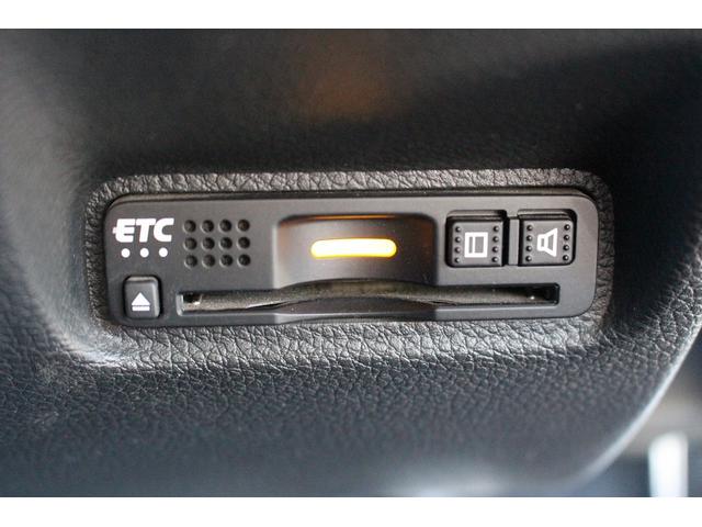 シビック ハッチバック　ホンダセンシング　６ＭＴ　社外ナビ　フルセグ　衝突軽減ブレーキ　レーダークルーズコントロール　シートヒーター　ホンダセンシング　ＬＥＤヘッドライト　フォグライト　ＥＴＣ　純正アルミホイール　スマートキー　電動格納ミラー（55枚目）