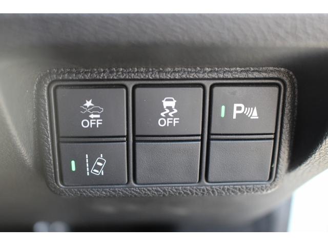 シビック ハッチバック　ホンダセンシング　６ＭＴ　社外ナビ　フルセグ　衝突軽減ブレーキ　レーダークルーズコントロール　シートヒーター　ホンダセンシング　ＬＥＤヘッドライト　フォグライト　ＥＴＣ　純正アルミホイール　スマートキー　電動格納ミラー（56枚目）