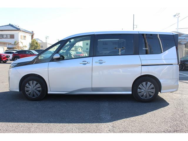 セレナ ＸＶ　禁煙車　ハンズフリー両側電動スライドドア　プロパイロット　バックカメラ　ナビ　ブラインドスポットモニター　フロントフォグ　ＥＴＣ　ＵＳＢタイプＣ電源ソケット　パーソナルテーブル（11枚目）