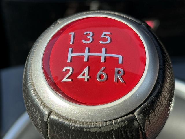 ＷＲＸ ＳＴＩ ＳＴＩ　タイプＳ　禁煙車　ワンオーナー　６速ＭＴ　フジツボマフラー　純正８インチナビ　フルセグ　バックカメラ　ハーフレザー　パワーシート　ＥＴＣ　Ｂｌｕｅｔｏｏｔｈ接続　ＳＴＩフルエアロ　ブラインドスポットモニター（3枚目）