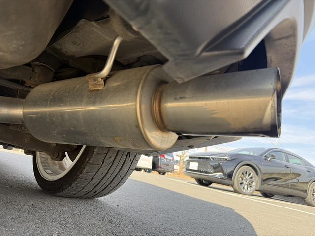 ＷＲＸ ＳＴＩ ＳＴＩ　タイプＳ　禁煙車　ワンオーナー　６速ＭＴ　フジツボマフラー　純正８インチナビ　フルセグ　バックカメラ　ハーフレザー　パワーシート　ＥＴＣ　Ｂｌｕｅｔｏｏｔｈ接続　ＳＴＩフルエアロ　ブラインドスポットモニター（4枚目）