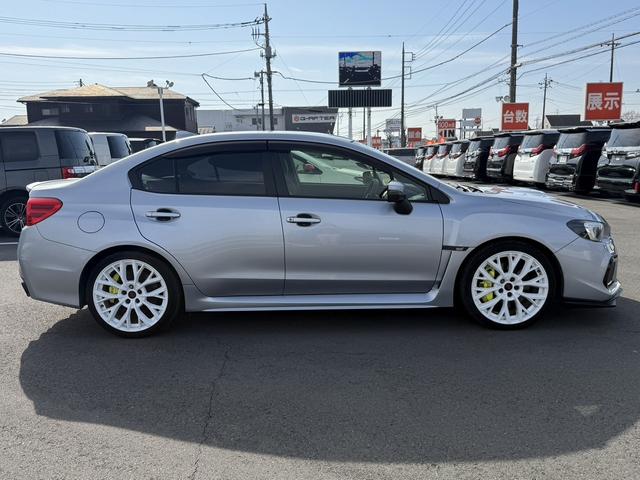 ＷＲＸ ＳＴＩ ＳＴＩ　タイプＳ　禁煙車　ワンオーナー　６速ＭＴ　フジツボマフラー　純正８インチナビ　フルセグ　バックカメラ　ハーフレザー　パワーシート　ＥＴＣ　Ｂｌｕｅｔｏｏｔｈ接続　ＳＴＩフルエアロ　ブラインドスポットモニター（9枚目）