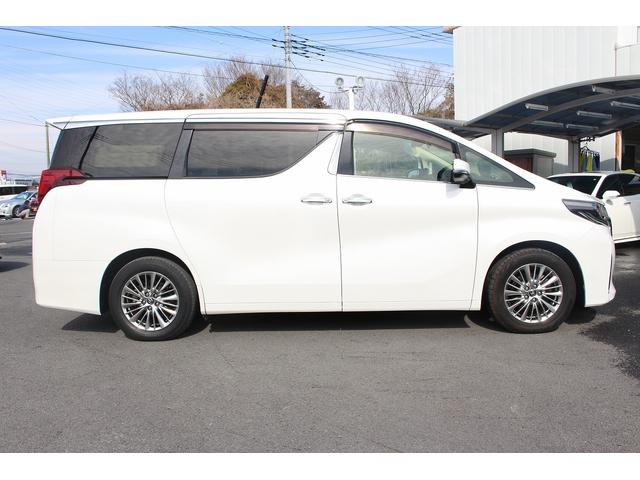 アルファード ２．５Ｇ　禁煙車　衝突軽減ブレーキ　両側電動スライドドア　白革シート　アダクティブクルーズコントロール　レーンキープ　シートエアコン　シートヒーター　メモリー付パワーシート　電動リアゲート　クリアランスソナー（8枚目）