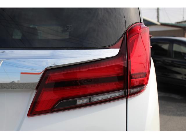 アルファード ２．５Ｇ　禁煙車　衝突軽減ブレーキ　両側電動スライドドア　白革シート　アダクティブクルーズコントロール　レーンキープ　シートエアコン　シートヒーター　メモリー付パワーシート　電動リアゲート　クリアランスソナー（12枚目）