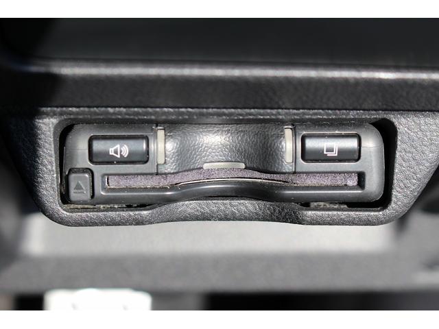 レヴォーグ ＳＴＩスポーツ　ＥＸ　禁煙車　サンルーフ　スマートリアビューミラー　本革シート　アイサイトＸ　純正１１．６インチナビ　フルセグ　フロントサイドバックカメラ　衝突軽減　クリアランスソアー　電動リアゲート　パワーシート　ＥＴＣ（6枚目）